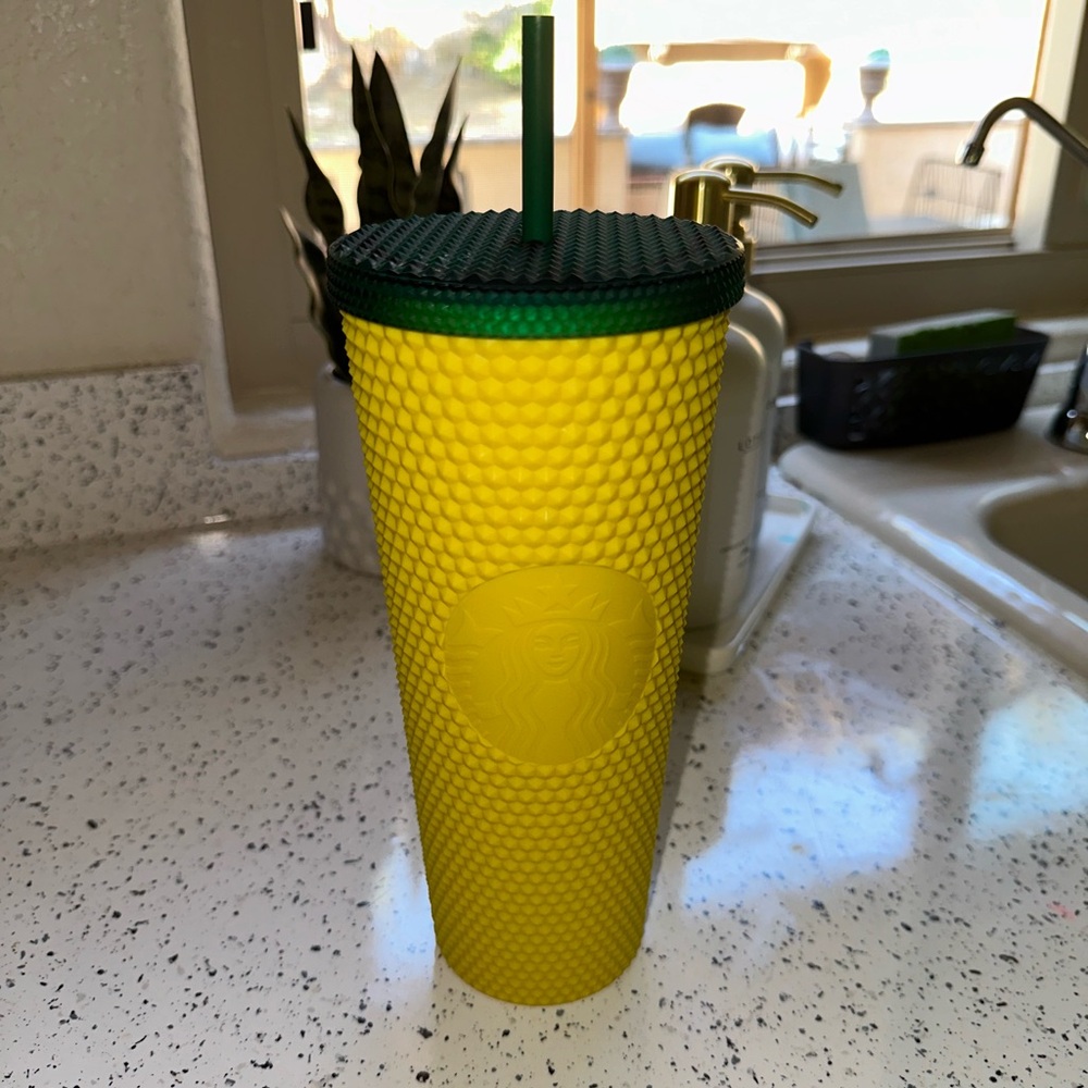 Hawaii Venti Starbucks cup
